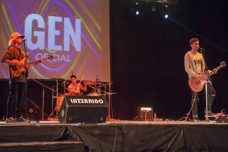 Espectáculos familiares y cine  en el "Azul te abriga 2019"