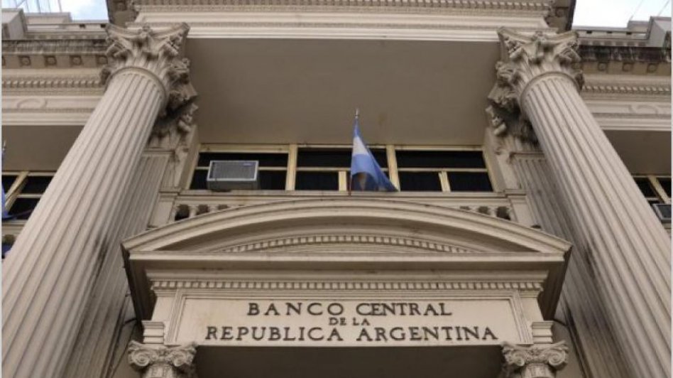 La tasa de interés subió 22 puntos básicos y cerró en 59,232%