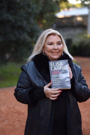 Elisa Carrió presentará su libro "Vida" en Azul