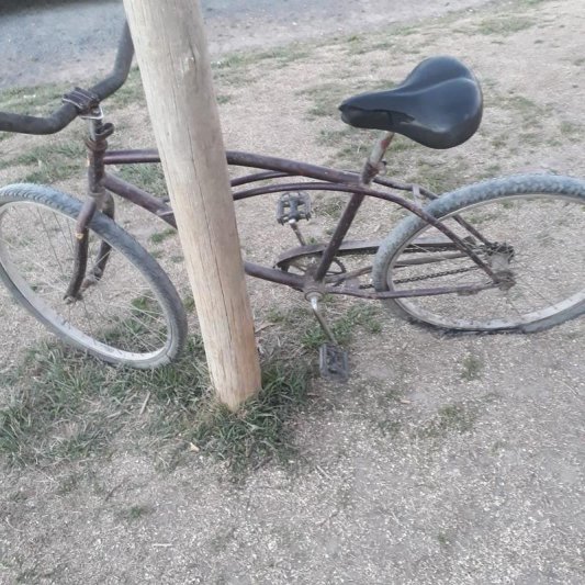 Armado con un cuchillo, un sujeto  lesionó a un adolescente en la calle