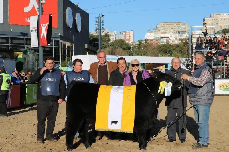 Campeones y azuleños en el podio