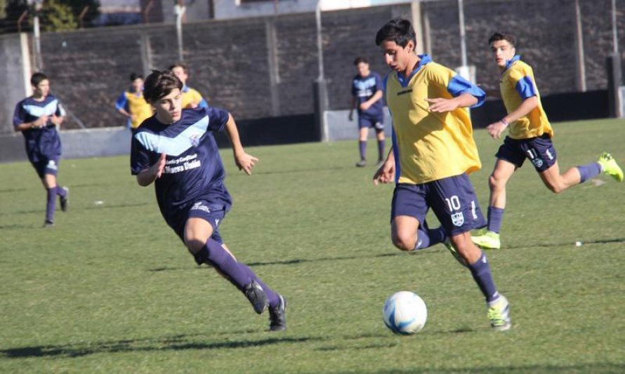 La Sub 15 de Azul tuvo un debut con goleada 