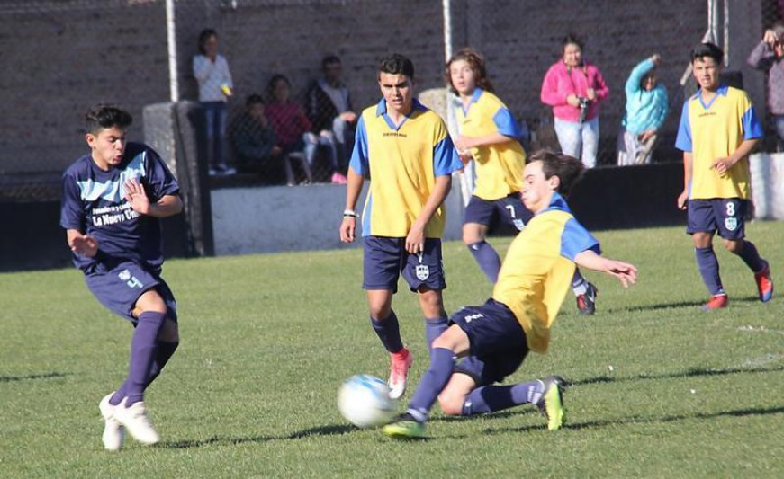 La Sub 15 de Azul tuvo un debut con goleada 
