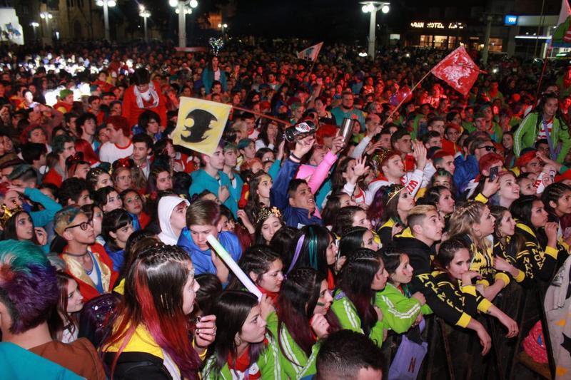La Promo "1m9arable" colmó la plaza  de color y alegría en su gran noche