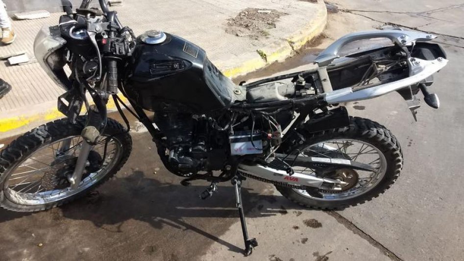 Choque entre un auto y una moto