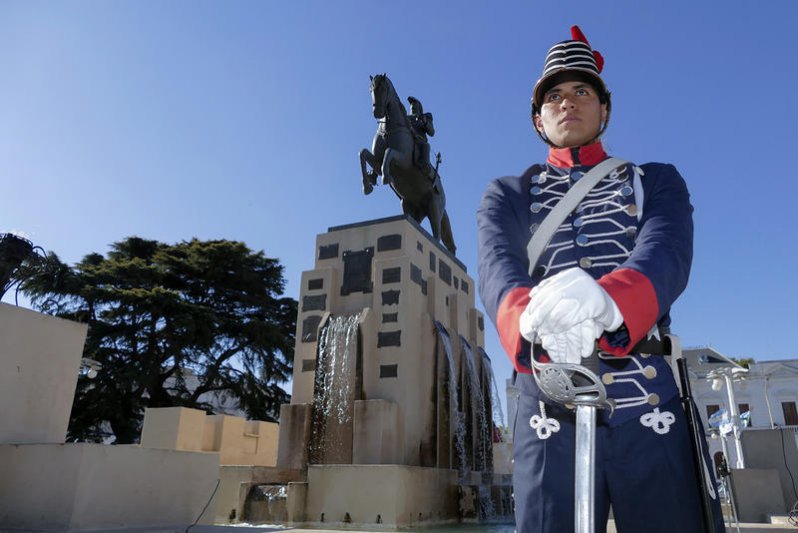 Azul le rindió homenaje al General San Martín