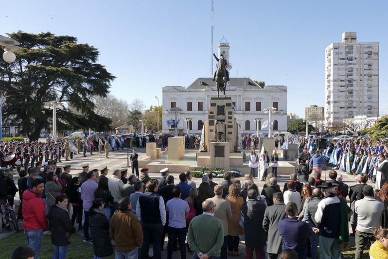 Azul le rindió homenaje al General San Martín