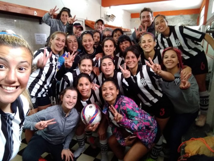 Alumni ganó la primera final 