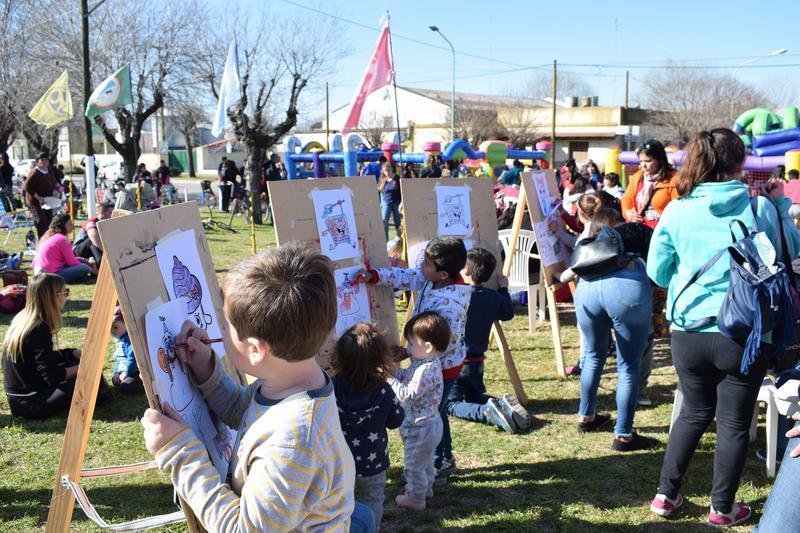 Los niños festejaron su  día en la pista de skate