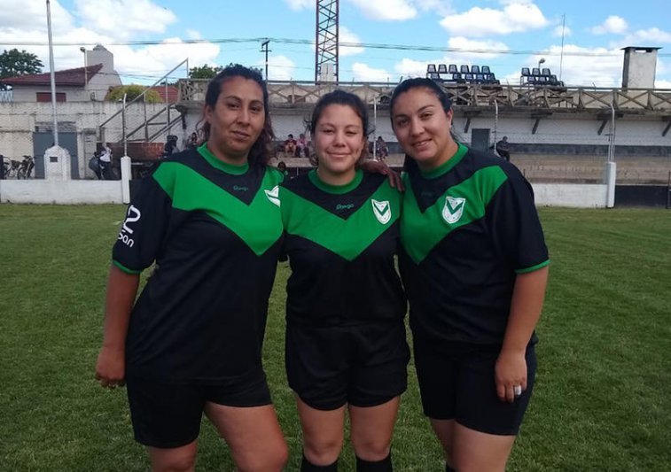 Gritando este gol de mujer 