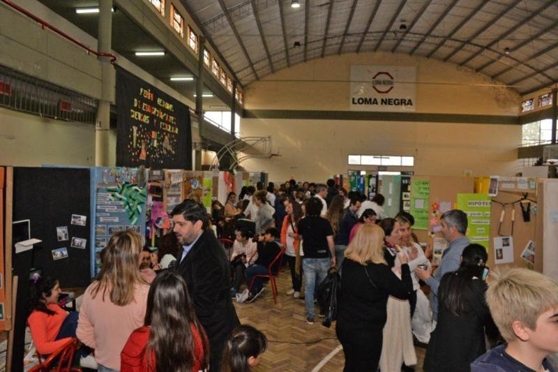 Azul estuvo presente en la Feria de  Ciencias, Educación, Arte y Tecnología