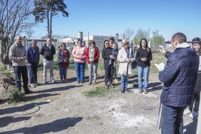 Cáritas propuso, la comunidad colaboró y Delfina y tres nenes, ya tienen casa propia