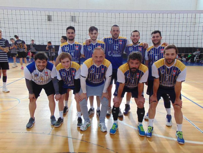 Azul Vóley terminó segundo y cuarto en Olavarría