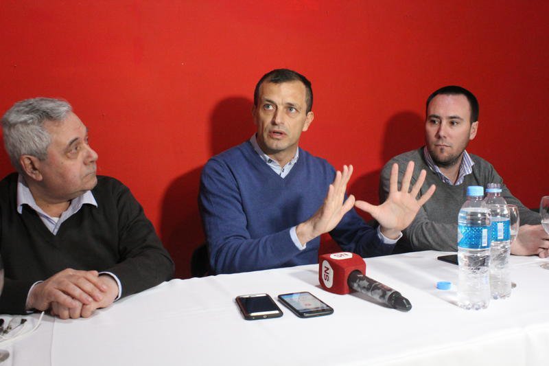 Eduardo Bucca estuvo en Azul junto  a referentes de Consenso Federal