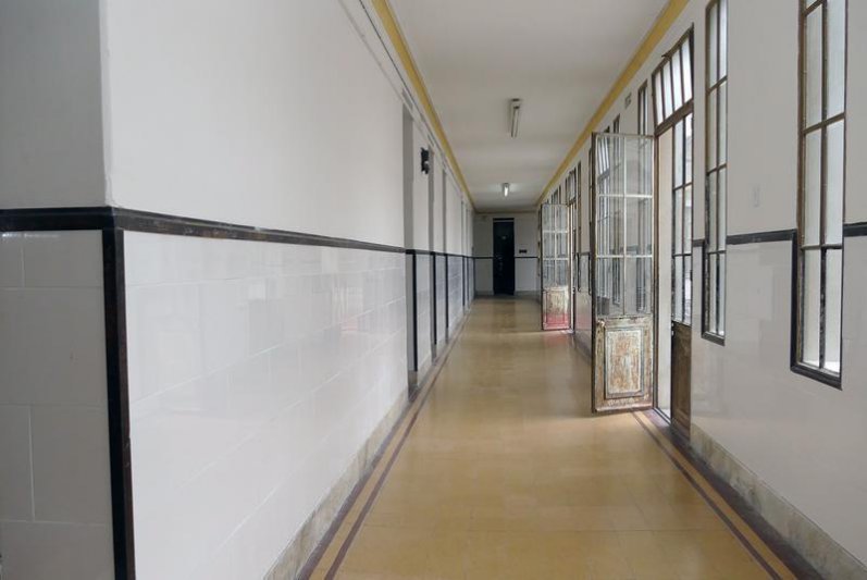 Bertellys recorrió las obras en el  edificio del ex Colegio Nacional