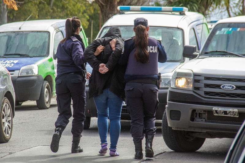 Robos a comercios: luego de una persecución aprehendieron a cuatro sospechosos