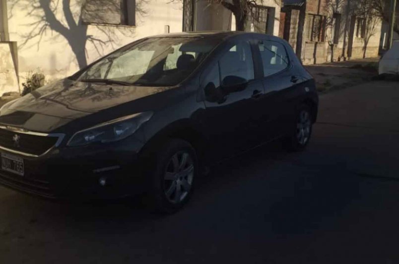 Incautaron un auto robado en Bahía Blanca