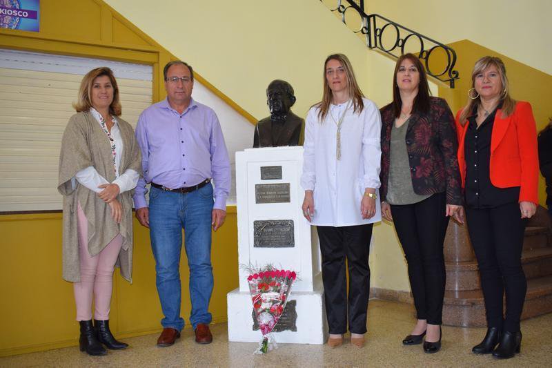 Acto por el Día del Maestro en la Escuela Nº 1