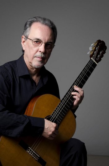 Eduardo Fernández en el XXV  Festival "Guitarras del Mundo"
