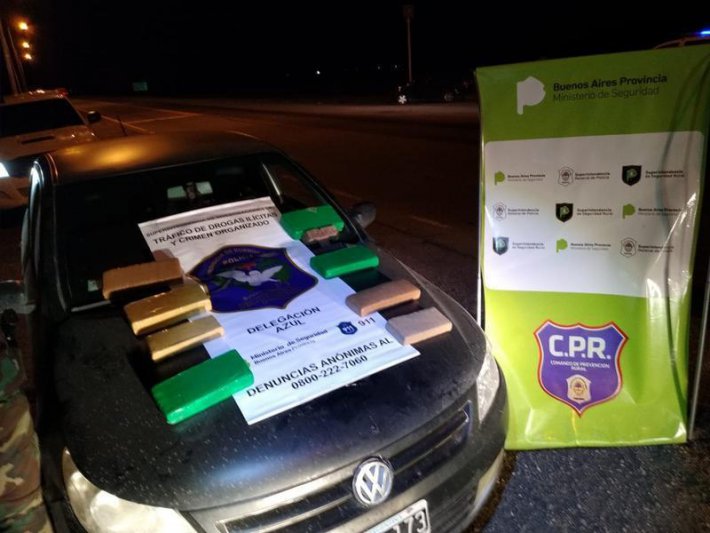 Quedó detenido el hombre que llevaba  casi diez kilos de marihuana en un auto 