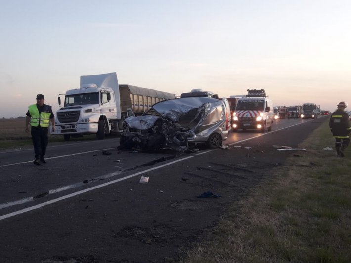 Un choque múltiple en la Ruta 3 dejó ayer como saldo una mujer fallecida