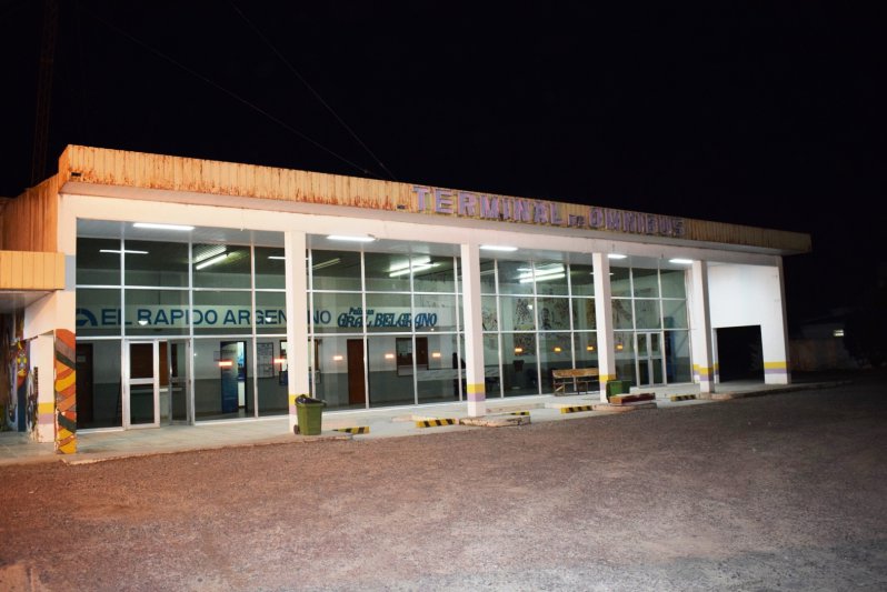 Arreglos en la parte exterior del edificio de la Terminal