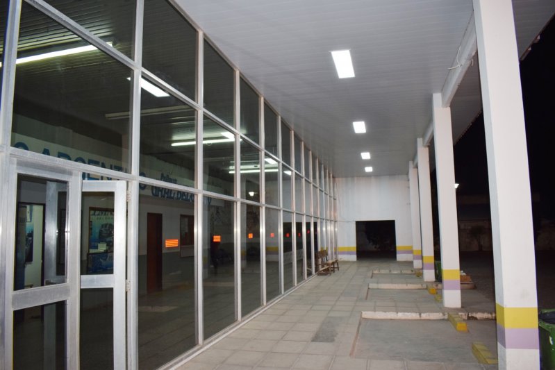 Arreglos en la parte exterior del edificio de la Terminal
