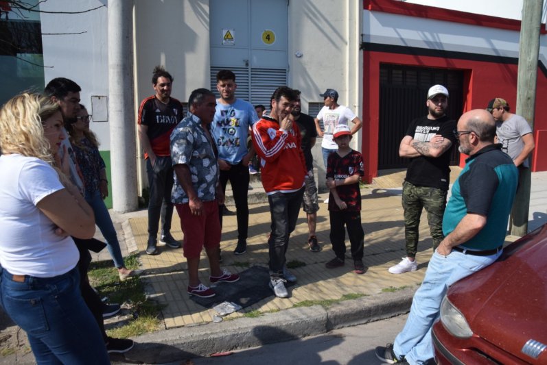 Hinchas de River afirman que fueron estafados