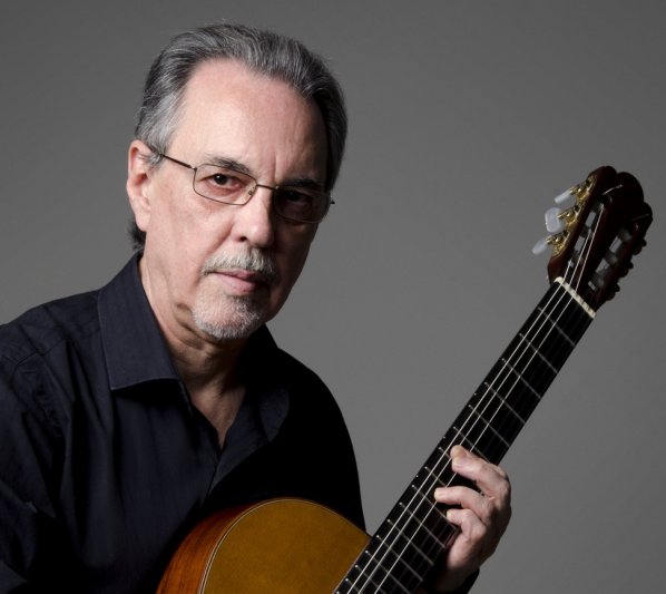 Las "Guitarras del Mundo" suenan en Azul