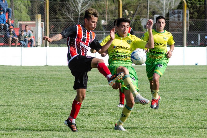 Chacarita y Alumni, los punteros
