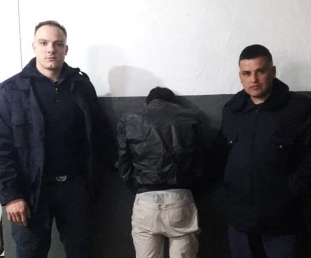 Por un violento robo están detenidos un  joven y una adolescente menor de edad