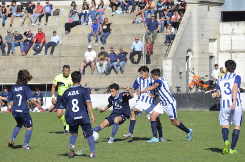 Azul tuvo una mala tarde y cayó ante 25 de Mayo