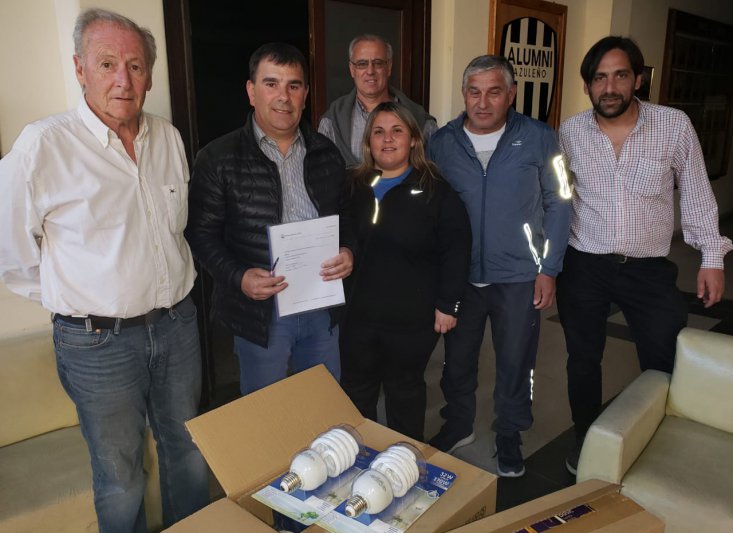 El intendente visitó  a clubes deportivos