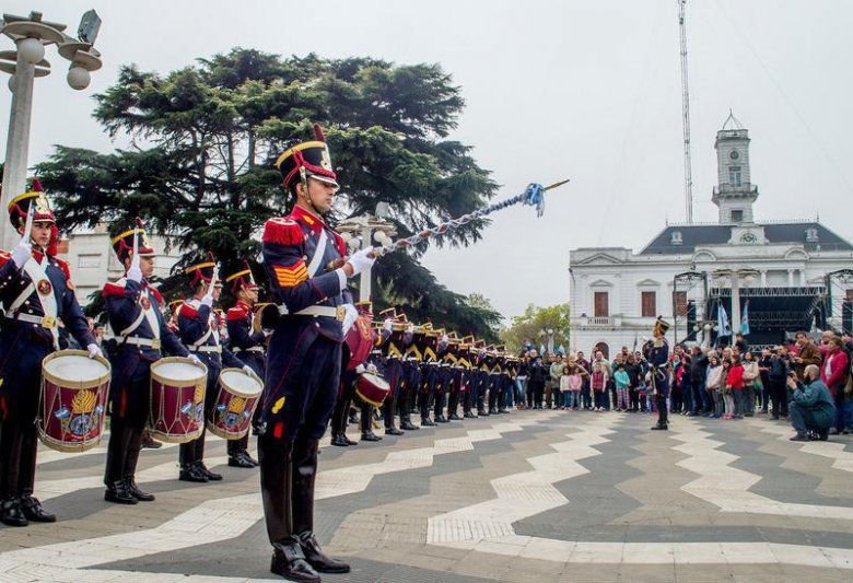 Se celebraron los 80 años de la plaza San Martín