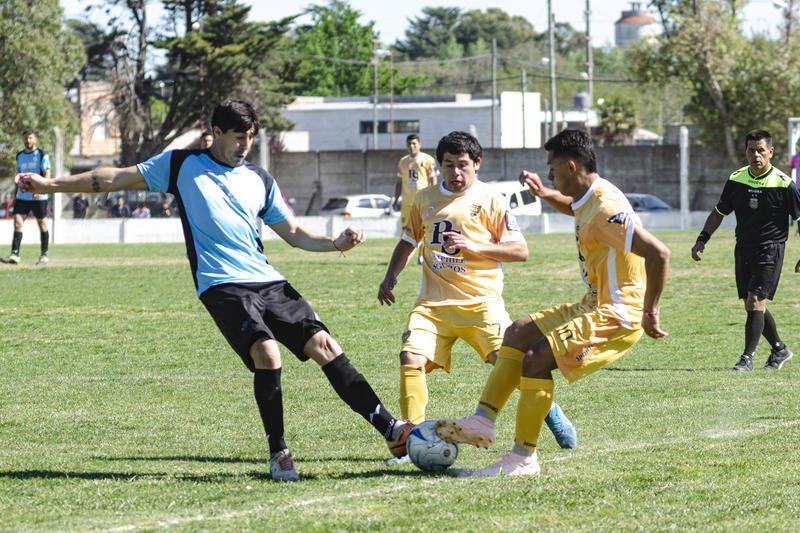 Alumni y Chacarita, los primeros clasificados 