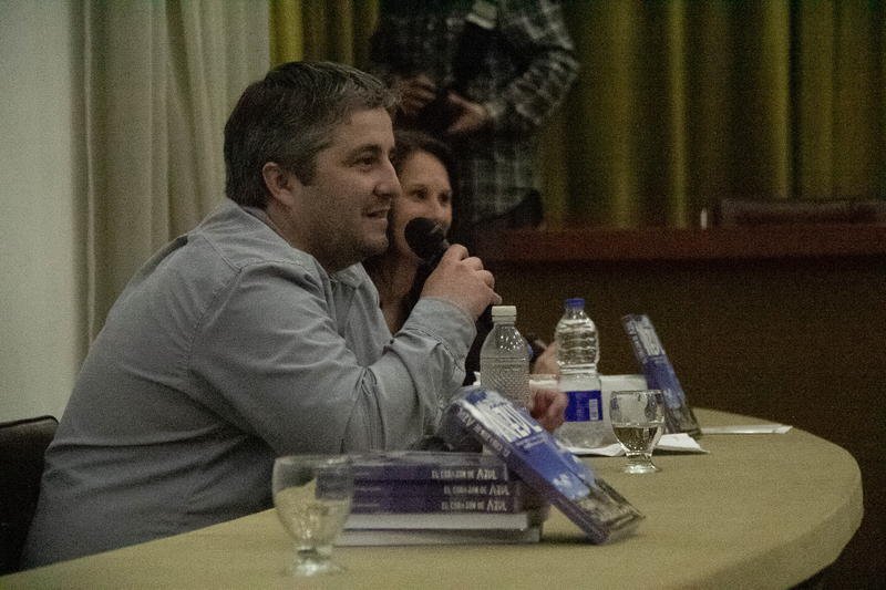 Presentación de un libro sobre la Plaza San Martín