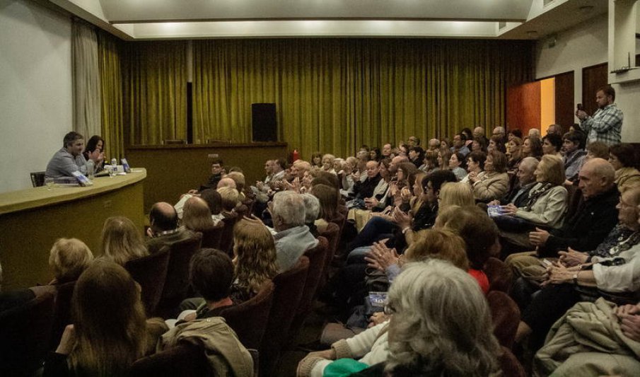 Presentación de un libro sobre la Plaza San Martín