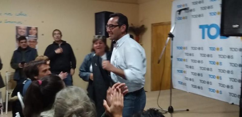 El candidato a intendente  Nelson Sombra estuvo en Chillar