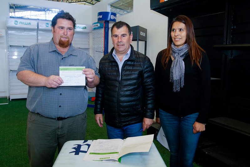 Entrega de habilitación a empresa instalada en el SIPA