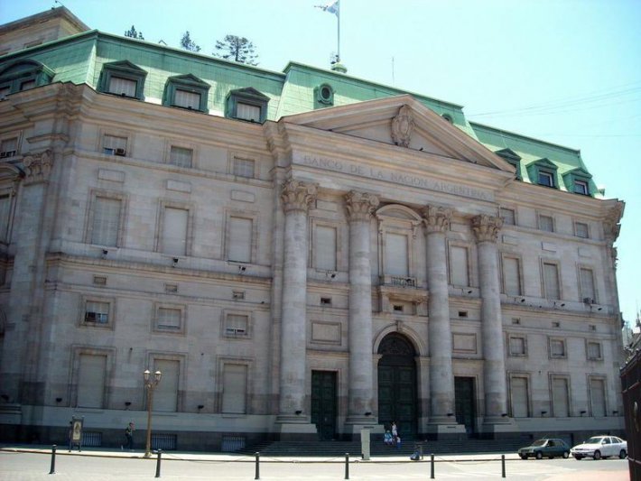 El Banco Nación y la Avenida Pellegrini