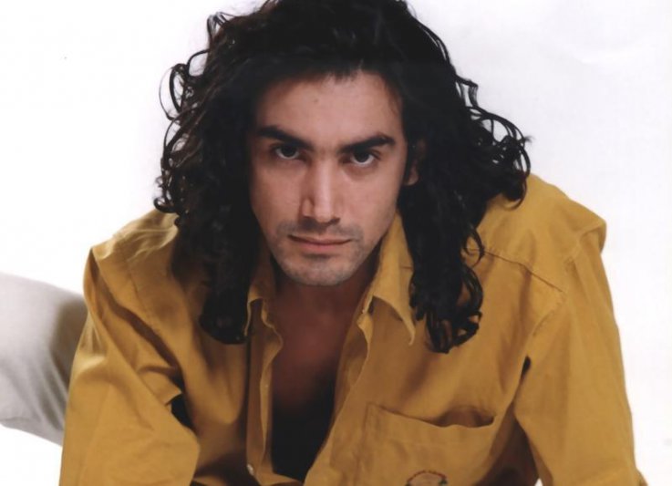 Javier Anibal presenta 27 años con la música