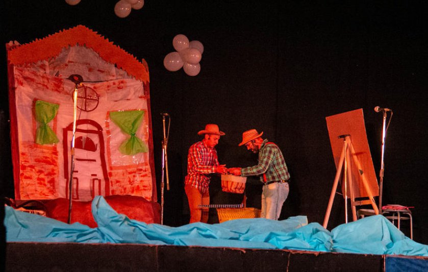 Se presentó "Eterna primavera" en  el Complejo Cultural San Martín