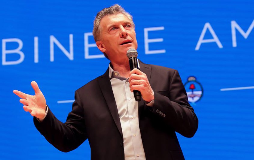 Macri encabeza la primera reunión de gabinete ampliado en el CCK tras la derrota