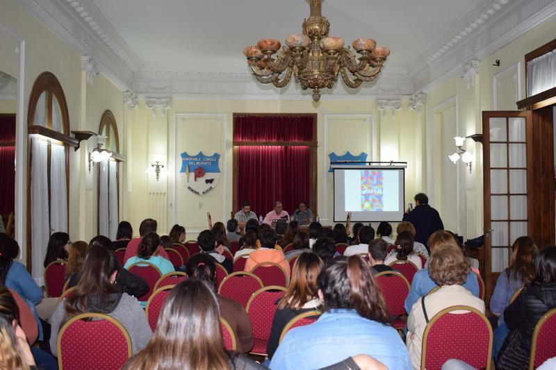 Fue presentada la tarjeta Joven