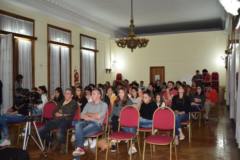 Fue presentada la tarjeta Joven