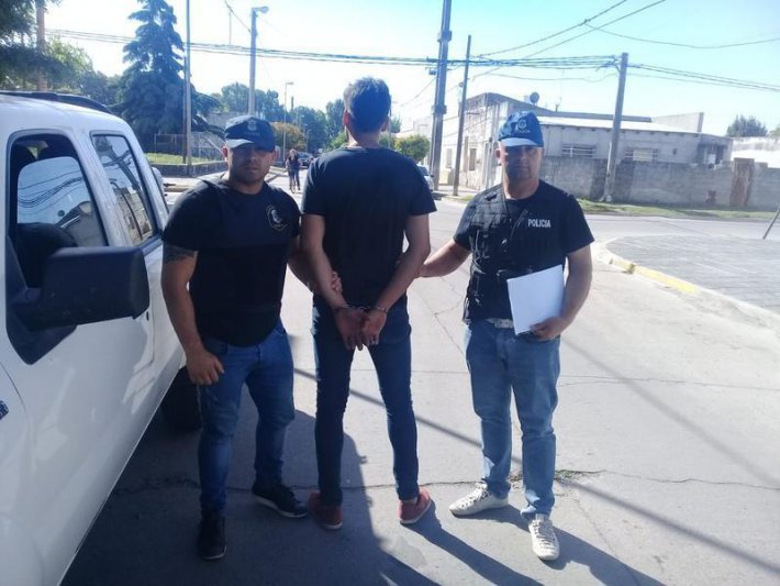 Con pedido de detención