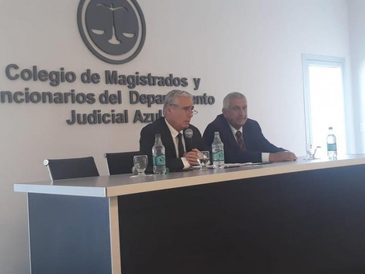 Ministro de la Suprema  Corte disertó en Azul