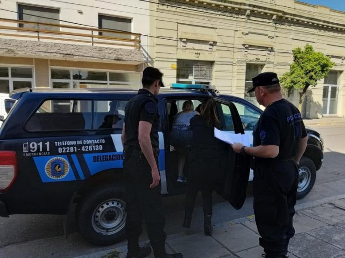 Detenida en una causa por drogas, azuleña  fue trasladada ayer a Norberto de la Riestra
