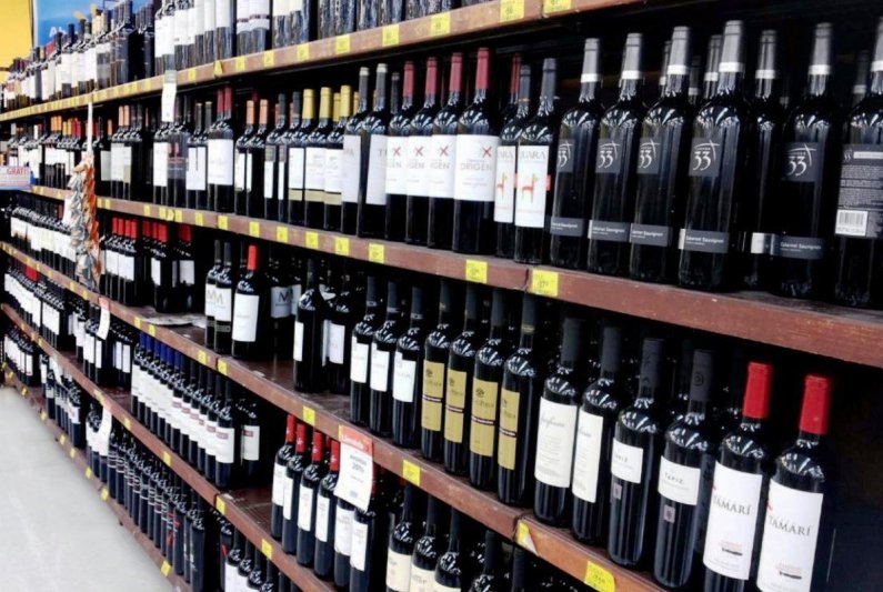 Desde el domingo extienden dos horas la venta de bebidas alcohólicas en comercios