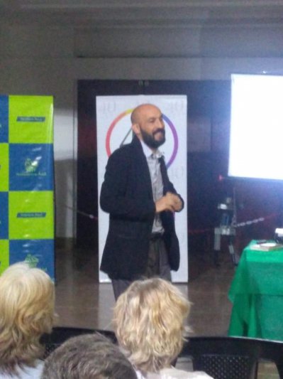 2 X 4: charla, canciones y baile